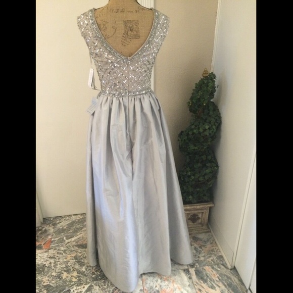 NEW Aidan Mattox [SZ 0‎ ] Embellished Bodice Taffeta Ballgown in Silver - Picture 10 of 16